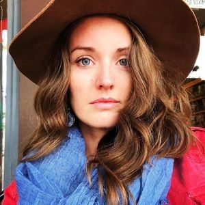 Meet your Posher, Caitelen